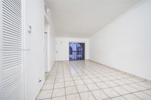 Снять в аренду кондоминиум в Хайалиа, Флорида 2 спальни, 83.61м2, № 1954625 - фото 9