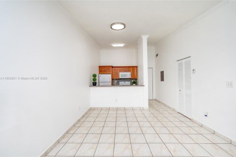 Снять в аренду кондоминиум в Хайалиа, Флорида 2 спальни, 83.61м2, № 1954625 - фото 8