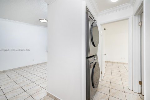 Снять в аренду кондоминиум в Хайалиа, Флорида 2 спальни, 83.61м2, № 1954625 - фото 10