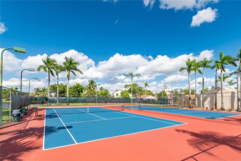 Снять в аренду кондоминиум в Хайалиа, Флорида 2 спальни, 83.61м2, № 1954625 - фото 23