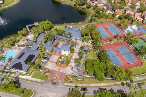 Снять в аренду кондоминиум в Хайалиа, Флорида 2 спальни, 83.61м2, № 1954625 - фото 4