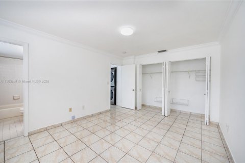 Снять в аренду кондоминиум в Хайалиа, Флорида 2 спальни, 83.61м2, № 1954625 - фото 13