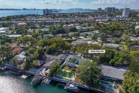 Villa ou maison à vendre à North Miami, Floride: 4 chambres, 237.09 m2 № 1974201 - photo 29