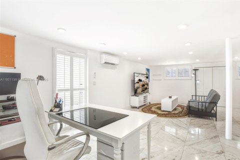 Villa ou maison à vendre à North Miami, Floride: 4 chambres, 237.09 m2 № 1974201 - photo 14