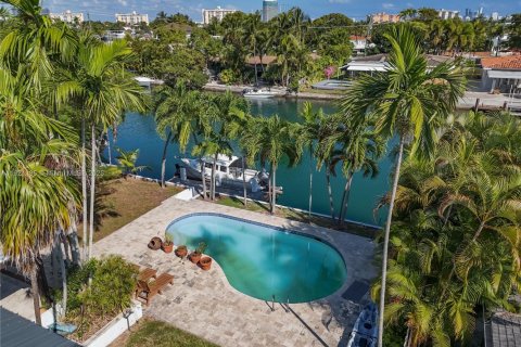 Villa ou maison à vendre à North Miami, Floride: 4 chambres, 237.09 m2 № 1974201 - photo 3