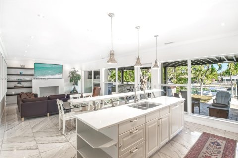 Villa ou maison à vendre à North Miami, Floride: 4 chambres, 237.09 m2 № 1974201 - photo 9