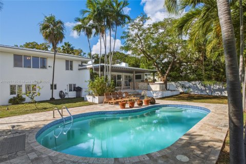 Villa ou maison à vendre à North Miami, Floride: 4 chambres, 237.09 m2 № 1974201 - photo 2