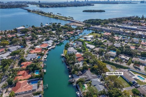 Villa ou maison à vendre à North Miami, Floride: 4 chambres, 237.09 m2 № 1974201 - photo 28