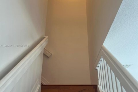 Купить виллу или дом в Майами, Флорида 4 спальни, 181.81м2, № 2027499 - фото 15