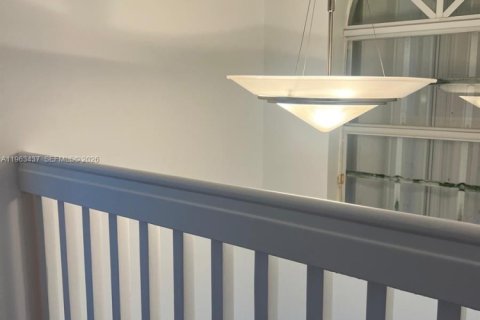 Купить виллу или дом в Майами, Флорида 4 спальни, 181.81м2, № 2027499 - фото 11