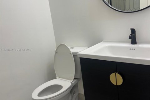 Купить виллу или дом в Майами, Флорида 4 спальни, 181.81м2, № 2027499 - фото 17