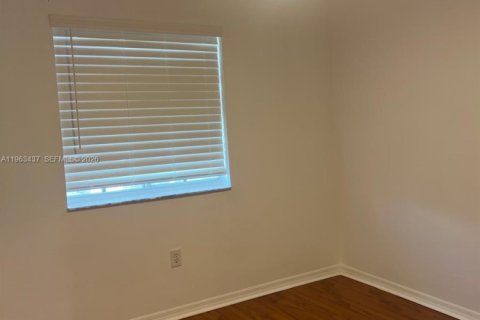 Купить виллу или дом в Майами, Флорида 4 спальни, 181.81м2, № 2027499 - фото 19