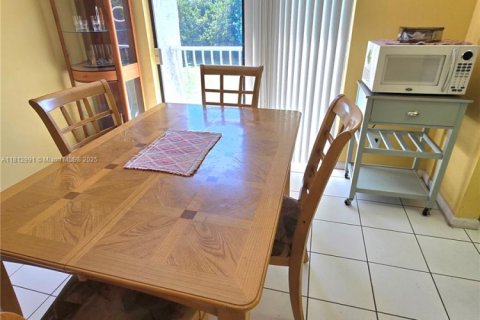 Condo in Dania Beach, Florida, 2 bedrooms  № 1760904 - photo 10