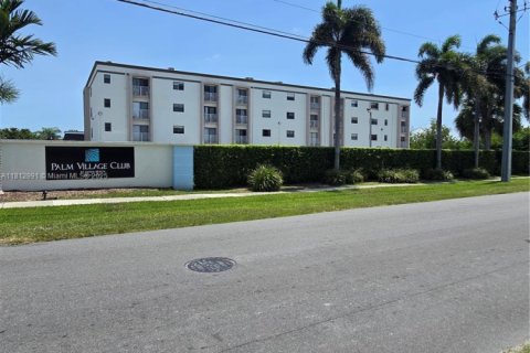 Condo in Dania Beach, Florida, 2 bedrooms  № 1760904 - photo 1