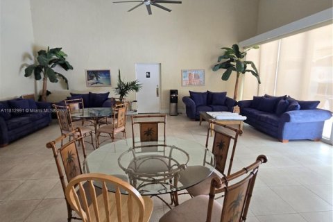 Condo in Dania Beach, Florida, 2 bedrooms  № 1760904 - photo 30