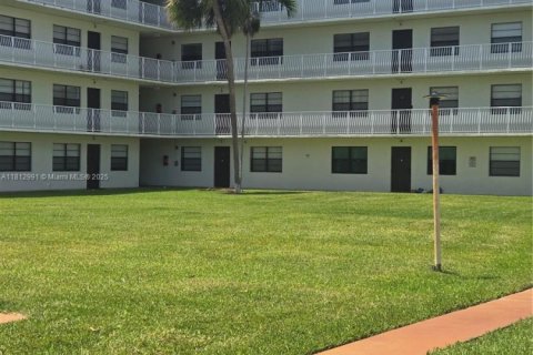 Condo in Dania Beach, Florida, 2 bedrooms  № 1760904 - photo 23
