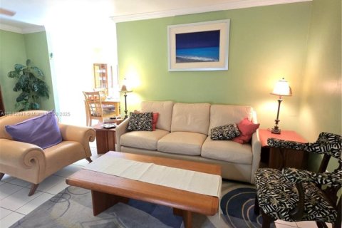 Condo in Dania Beach, Florida, 2 bedrooms  № 1760904 - photo 7
