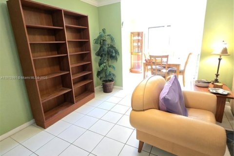 Condo in Dania Beach, Florida, 2 bedrooms  № 1760904 - photo 8