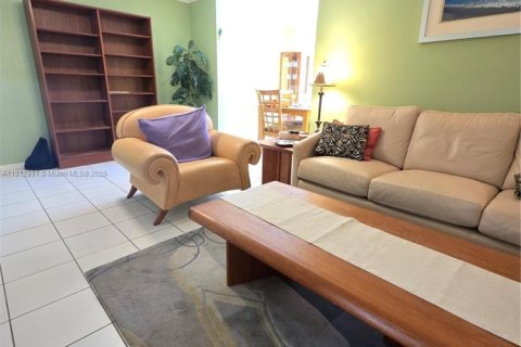 Condo in Dania Beach, Florida, 2 bedrooms  № 1760904 - photo 6
