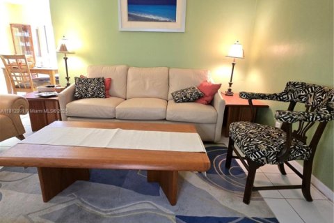 Condo in Dania Beach, Florida, 2 bedrooms  № 1760904 - photo 5