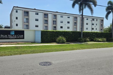 Condo in Dania Beach, Florida, 2 bedrooms  № 1760904 - photo 2