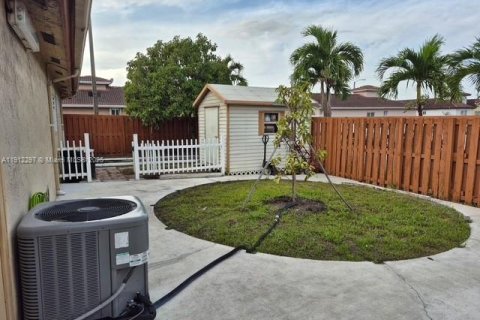 Copropriété à vendre à Hialeah, Floride: 3 chambres, 108.7 m2 № 1969084 - photo 12