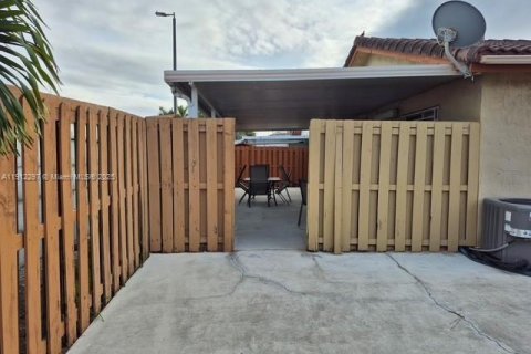 Copropriété à vendre à Hialeah, Floride: 3 chambres, 108.7 m2 № 1969084 - photo 11