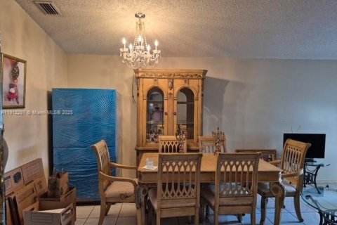Copropriété à vendre à Hialeah, Floride: 3 chambres, 108.7 m2 № 1969084 - photo 4