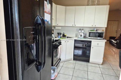 Copropriété à vendre à Hialeah, Floride: 3 chambres, 108.7 m2 № 1969084 - photo 5