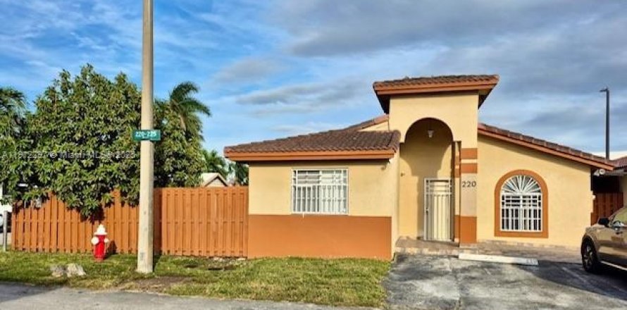 Condo à Hialeah, Floride, 3 chambres № 1969084