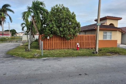 Copropriété à vendre à Hialeah, Floride: 3 chambres, 108.7 m2 № 1969084 - photo 15