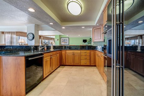 Condo in Clearwater, Florida, 3 bedrooms  № 970804 - photo 16