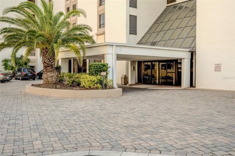 Condo in Clearwater, Florida, 3 bedrooms  № 970804 - photo 4