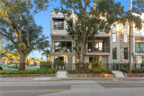 Touwnhouse à Saint Petersburg, Floride 3 chambres, 189.43 m2 № 2097906