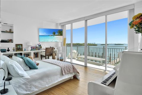 Condo in Miami, Florida, 2 bedrooms  № 1813890 - photo 10