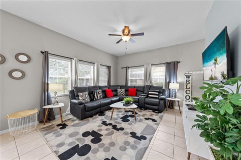 Touwnhouse à vendre à Kissimmee, Floride: 4 chambres, 151.99 m2 № 2403401 - photo 6