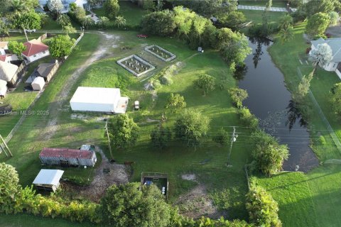 Commercial property in Southwest Ranches, Florida № 1701585 - photo 7