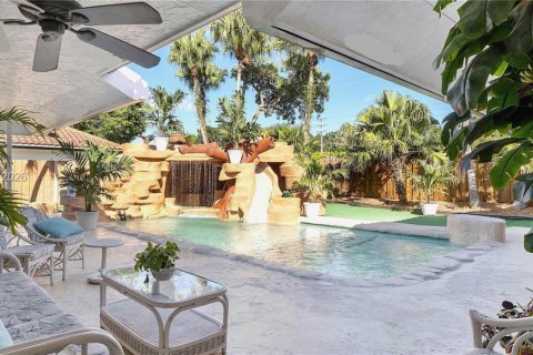 Villa ou maison à vendre à Boca Raton, Floride: 4 chambres, 273.13 m2 № 2077685 - photo 3