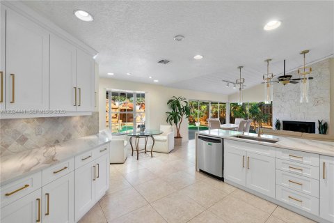 Villa ou maison à vendre à Boca Raton, Floride: 4 chambres, 273.13 m2 № 2077685 - photo 14