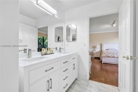 Villa ou maison à vendre à Boca Raton, Floride: 4 chambres, 273.13 m2 № 2077685 - photo 27