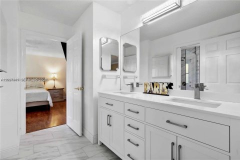 Villa ou maison à vendre à Boca Raton, Floride: 4 chambres, 273.13 m2 № 2077685 - photo 28