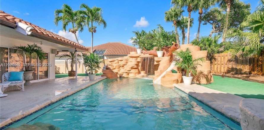 Villa ou maison à Boca Raton, Floride 4 chambres, 273.13 m2 № 2077685