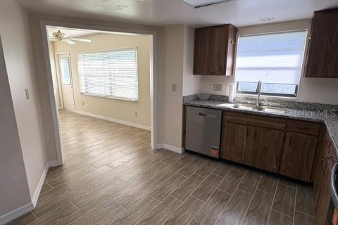 Copropriété à louer à Sun City Center, Floride: 2 chambres, 111.76 m2 № 2418489 - photo 17