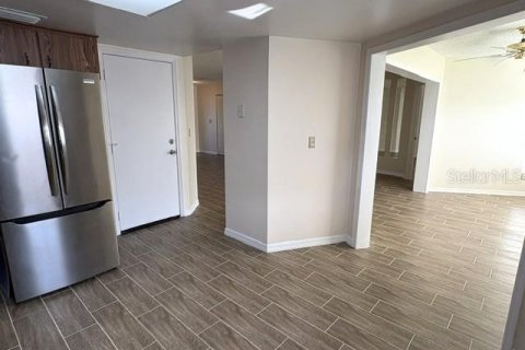 Copropriété à louer à Sun City Center, Floride: 2 chambres, 111.76 m2 № 2418489 - photo 16