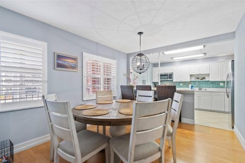 Condo in Fort Lauderdale, Florida, 2 bedrooms  № 2244234 - photo 27
