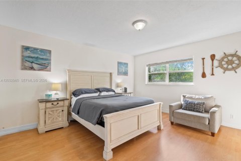 Condo in Fort Lauderdale, Florida, 2 bedrooms  № 2244234 - photo 13