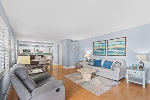 Condo in Fort Lauderdale, Florida, 2 bedrooms № 2244234