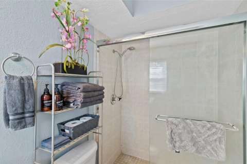 Condo in Fort Lauderdale, Florida, 2 bedrooms  № 2244234 - photo 19