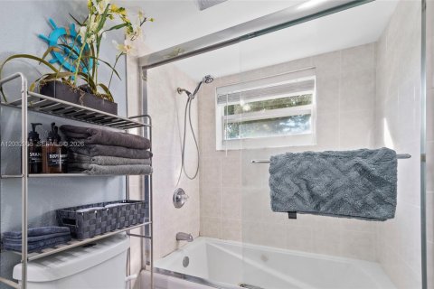 Condo in Fort Lauderdale, Florida, 2 bedrooms  № 2244234 - photo 21