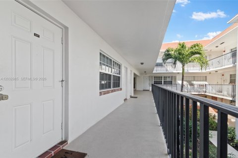 Condo in Fort Lauderdale, Florida, 2 bedrooms  № 2244234 - photo 28